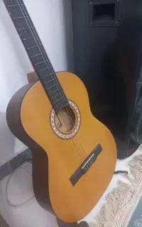 گیتار یاماها c70 در حد نو