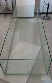 آکواریوم بزرگ 2متر در70سانت چندکاره باشیشه 10میل