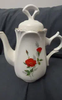 قوری شیرخوری قدیمی