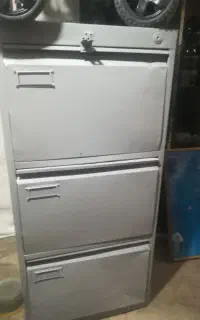 فایل فلزی