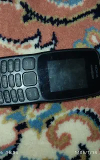 گوشی ساده است