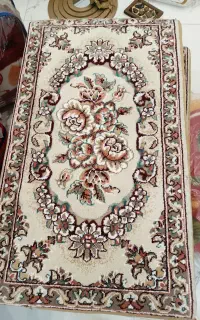 قالی پشتی ۴ عدد موجود