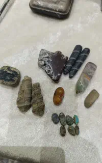 مهره و سنگ و نگین فیروزه همش یکجا باهم