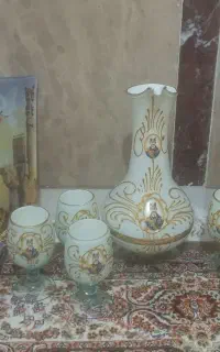 رولت خوری و پارچ آب و میوه خوری