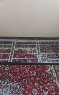 تخت خواب تمیز و سالم