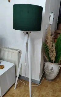 آباژور کنار سالنی