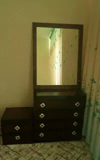 میز ، آینه ، پاتختی