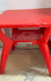 میز پلاستیکی بزرگ
