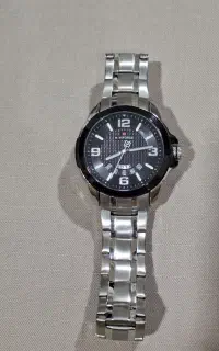 ساعت نیو فورس