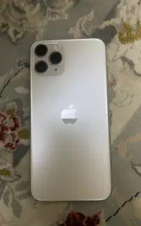 دو عدد ایفون ۱۱ پرو