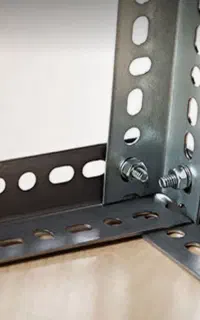 نبشی پیچ ومهره ای