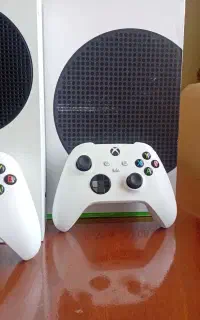 XBox series S بسیار تمیز و نو