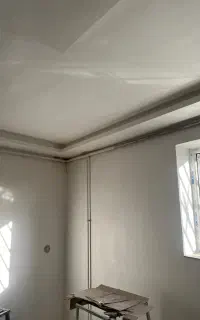 کار گچکاری انجام داده میشود
