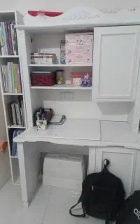 میز تحریر سفید