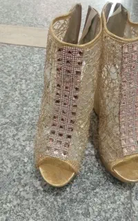 کفش مجلسی طلایی ،طوری نونو ،زیاد پوشیده نشده