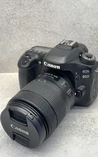 دوربین کنون 80D با لنز 18-135 در حد‌ نو با گارانتی