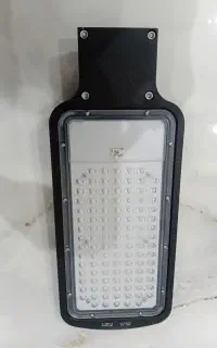 چراغ خیابانی یا پروژکتور