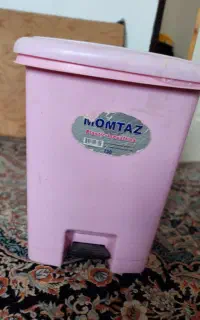سطل زباله استفاده نشده