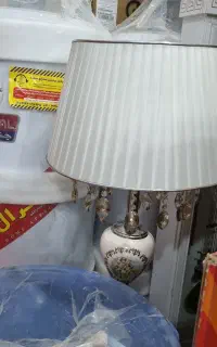 آباژور ایستاده