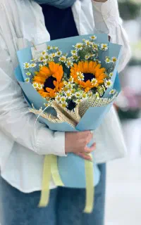 همکار خانم برای گلفروشی