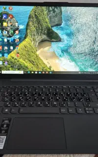 لپ‌تاپ بسیار تمیز و در حد نو، مدل Lenovo IdeaPad 5