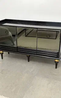 کنسول ۳ در اینه ای مشکی