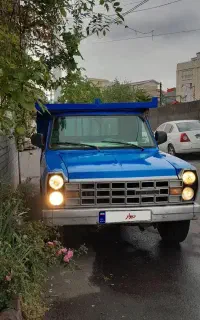 نیسان وانت ۸۴