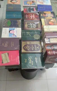 تعداد ۴۷ جلد کتاب نفیس و ارزنده