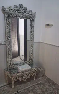 آیینه قدی و کنسول