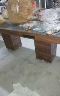 میز کنفرانس و۴عدد صندلی