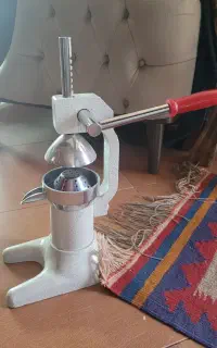آب انار گیری