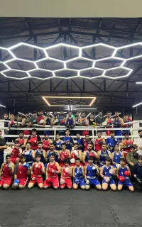 آکادمی بوکس یزدان اقایان و بانوان