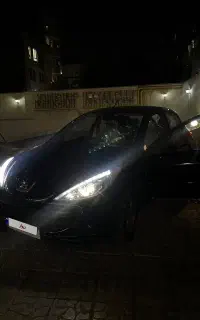 پژو۲۰۷اتوماتیک سقف فلزی(ارتقا یافته)مدل۱۴۰۴درحدصفر
