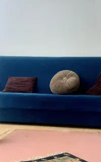 مبل سه نفره .تخت