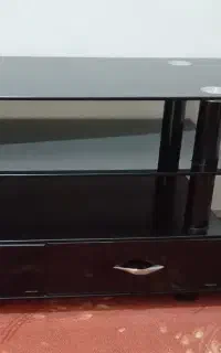 میز tv، ترکیب ششیشه سکوریت و ام دی اف