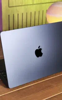 مک‌بوک M4 رم 16  512گیگ  کم‌کارکرد (سایکل 100)