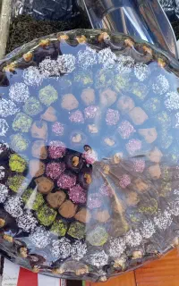 پخش عمده خرما و حلوا و پک آبمیوه و کیک