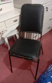 صندلی فلزی چرم