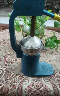 آب انار گیری