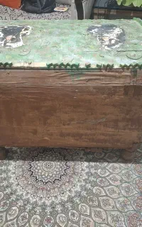 صندلی .صندوقچه . گل میز