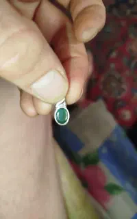 آویز گردنی نقره با سنگ زمرد اصل