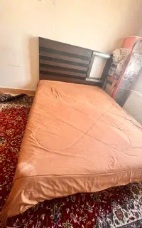 تخت دو‌نفره با تشک طبی