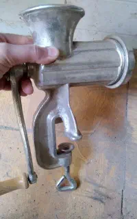 چرخ گوشت دستی