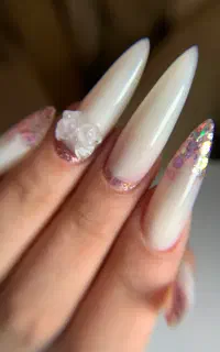 آموزش کاشت ناخن