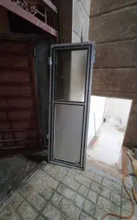 درب سرویس آلومنیوم