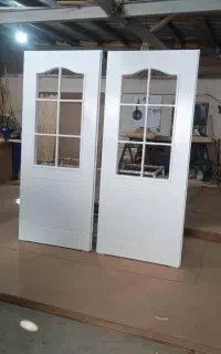 درب اتاقی شیشه خور نوار استیل ساده