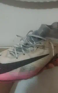 کفش استوک دار فوتبال نایک ایرزوم صورتی اصل سایز ۴۳