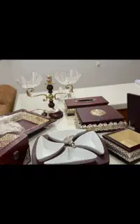 دکوری شیک با ترکیب رنگ چوب  زرشکی و سیلور