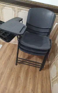 صندلی درحد نو بسیار تمیز