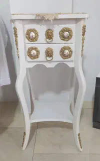 میز تلفنی درحدنو